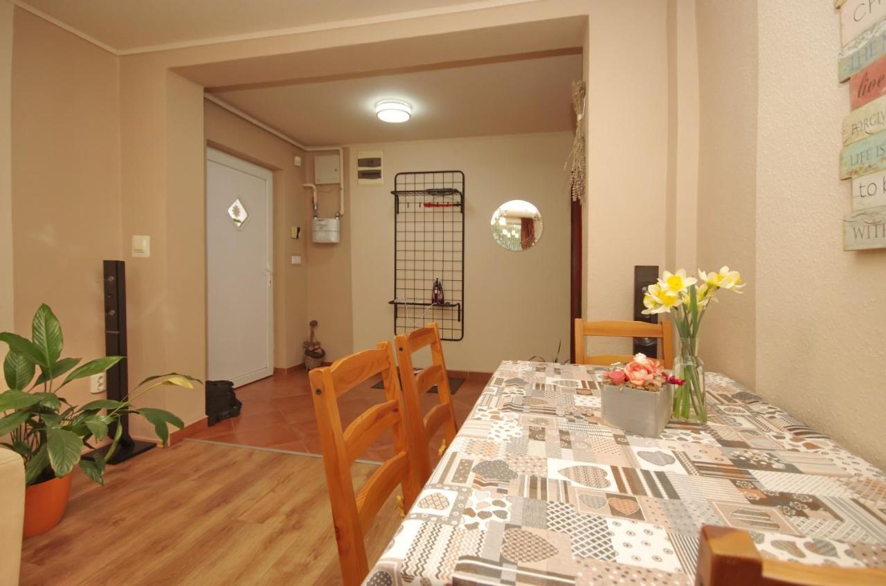 גיולה Bodza Apartman מראה חיצוני תמונה