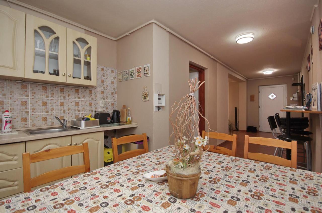גיולה Bodza Apartman מראה חיצוני תמונה
