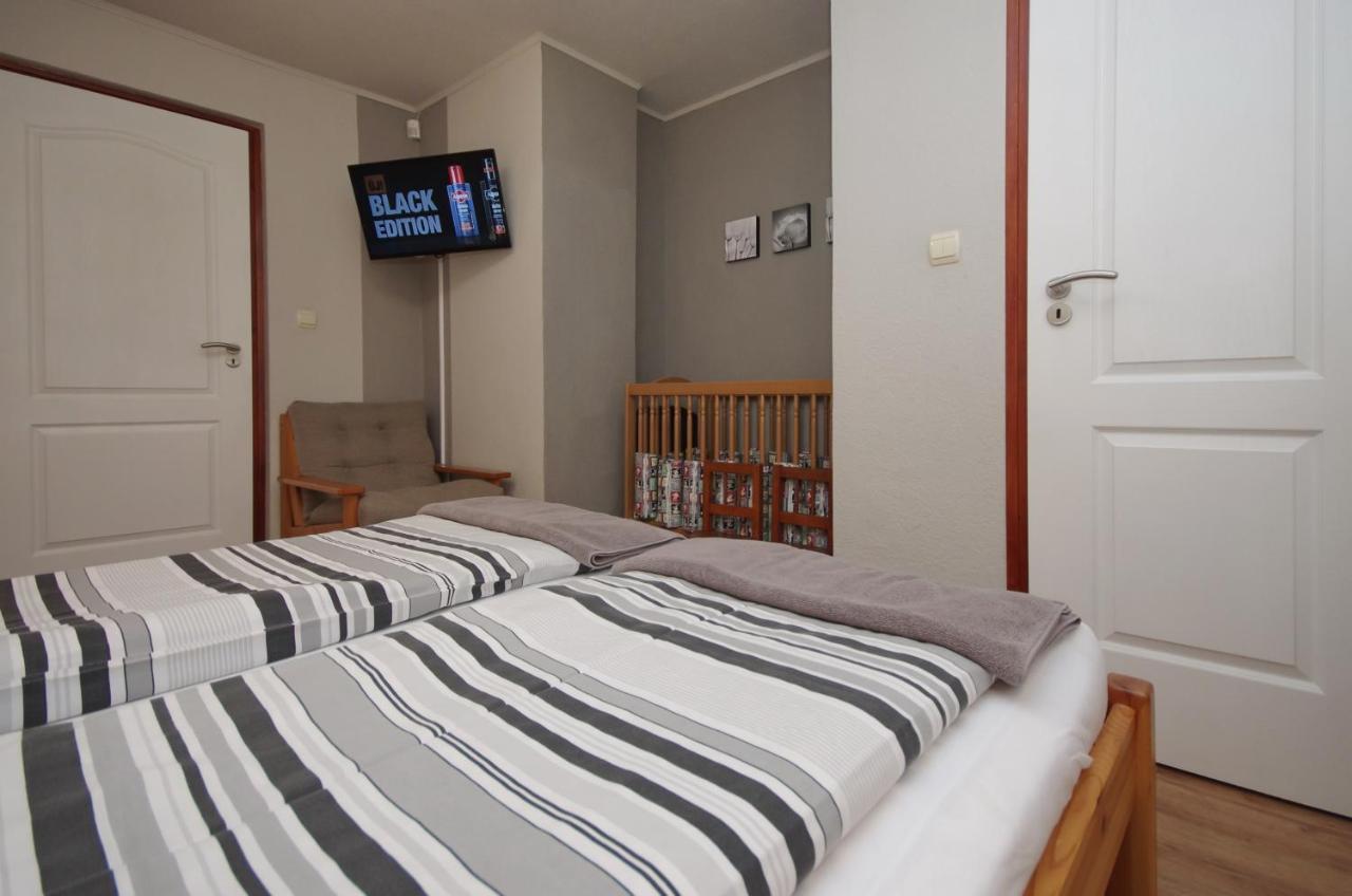 גיולה Bodza Apartman מראה חיצוני תמונה