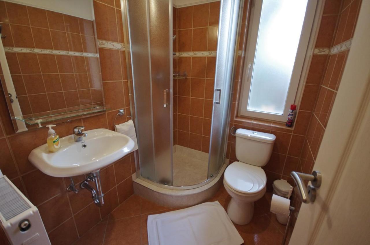 גיולה Bodza Apartman מראה חיצוני תמונה